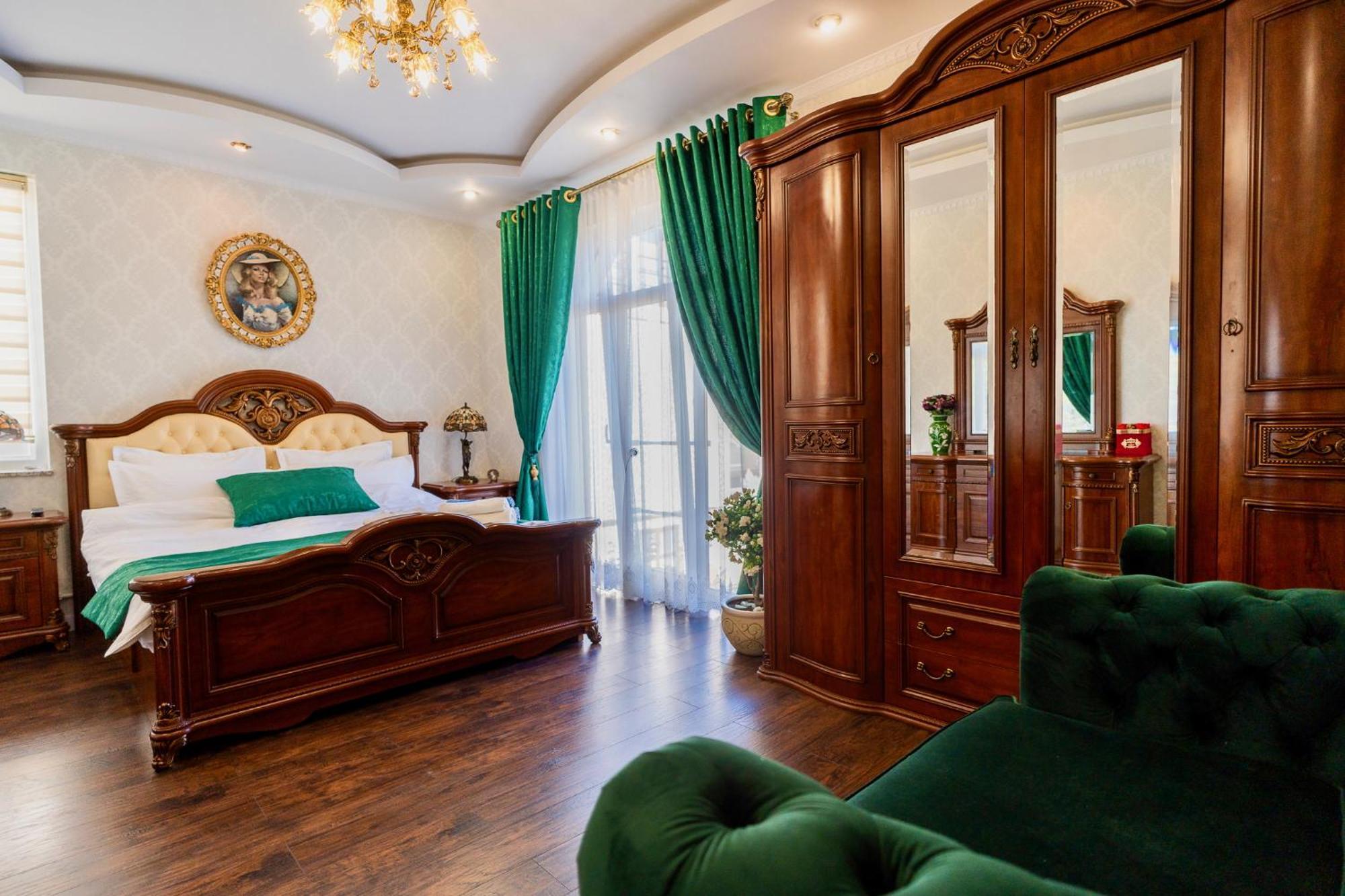 Luxurious Villa With Lush Garden And Huge Terrace Near Herastrau Park Bükreş Dış mekan fotoğraf