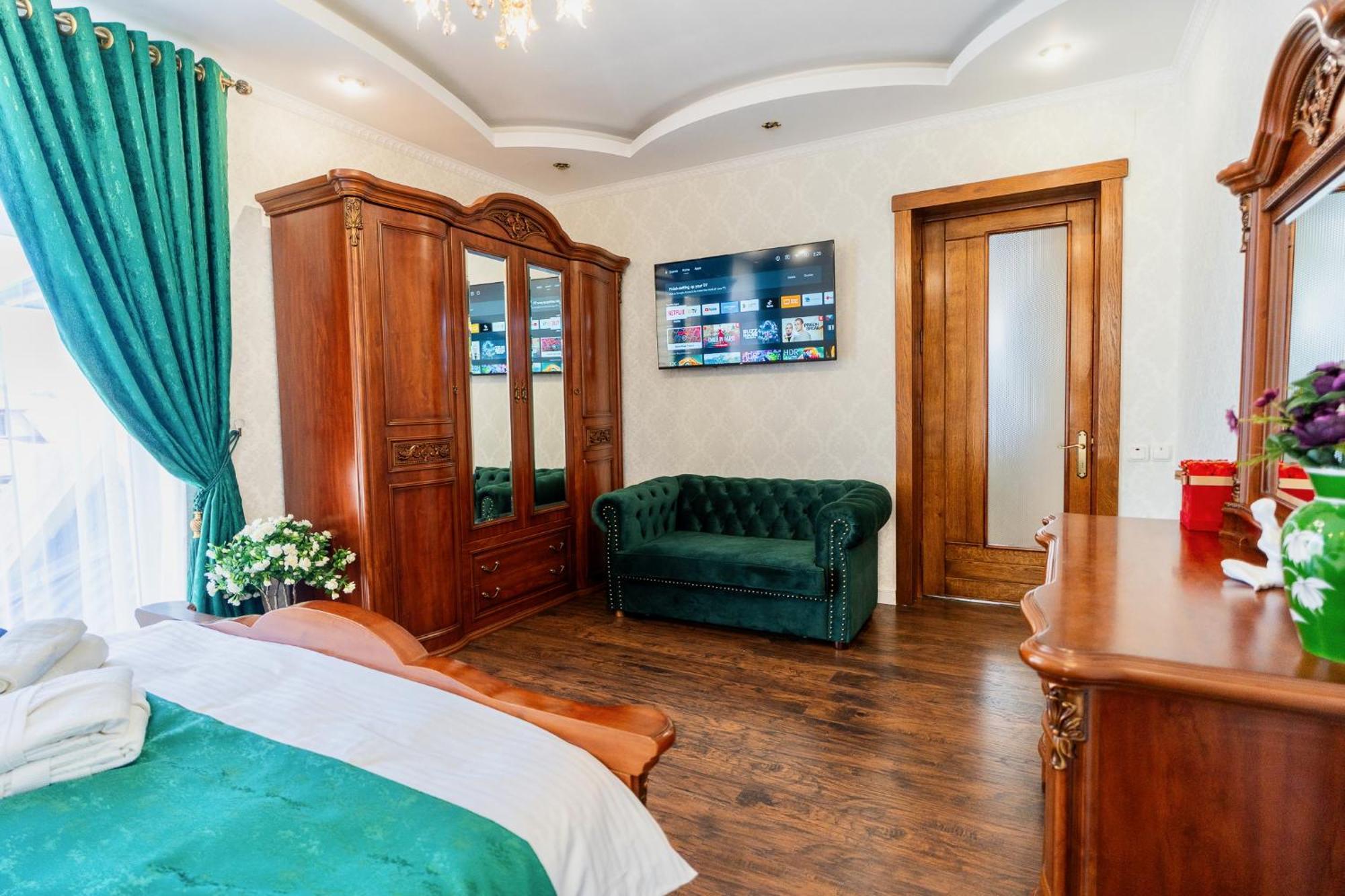 Luxurious Villa With Lush Garden And Huge Terrace Near Herastrau Park Bükreş Dış mekan fotoğraf