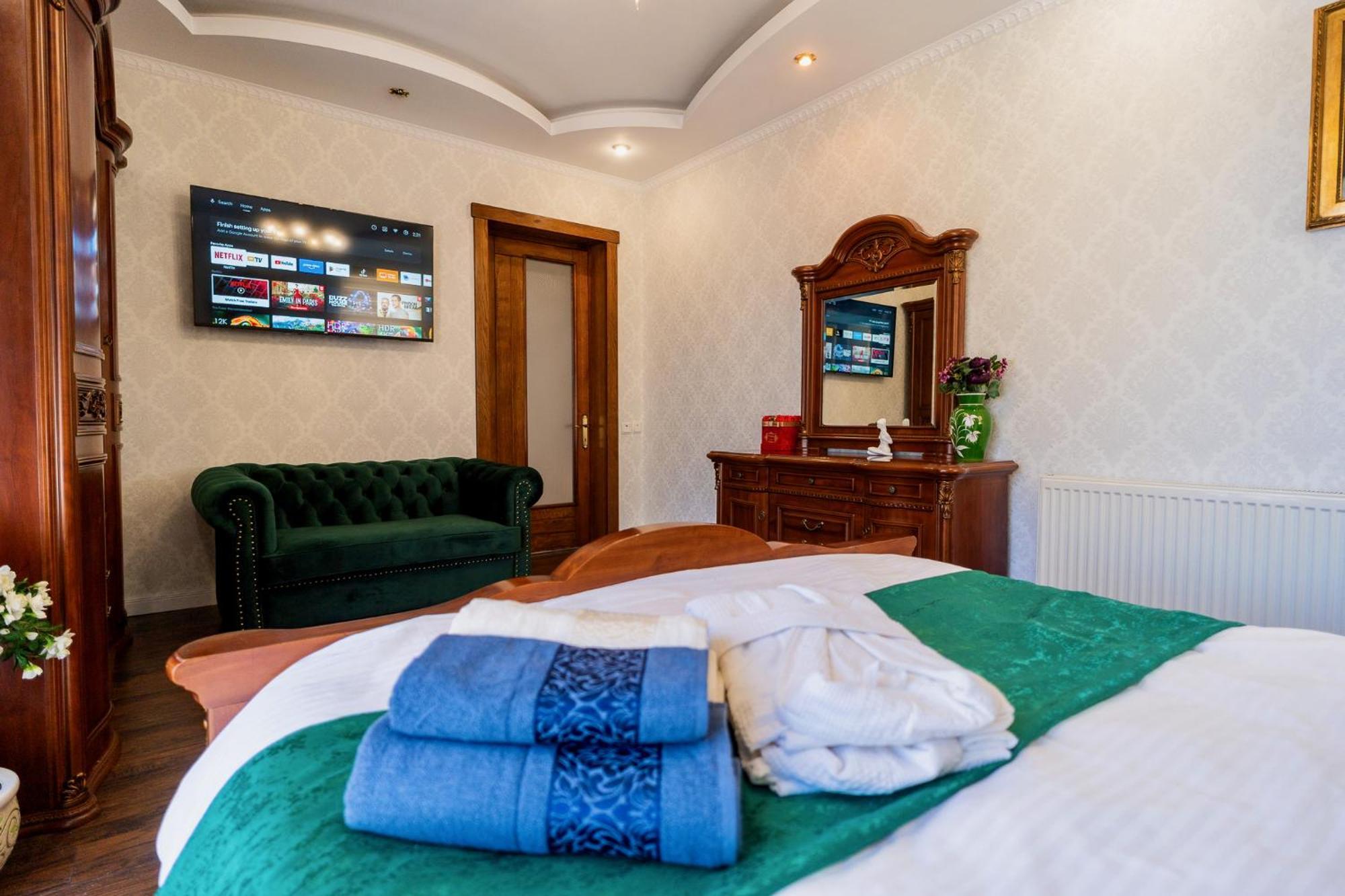 Luxurious Villa With Lush Garden And Huge Terrace Near Herastrau Park Bükreş Dış mekan fotoğraf