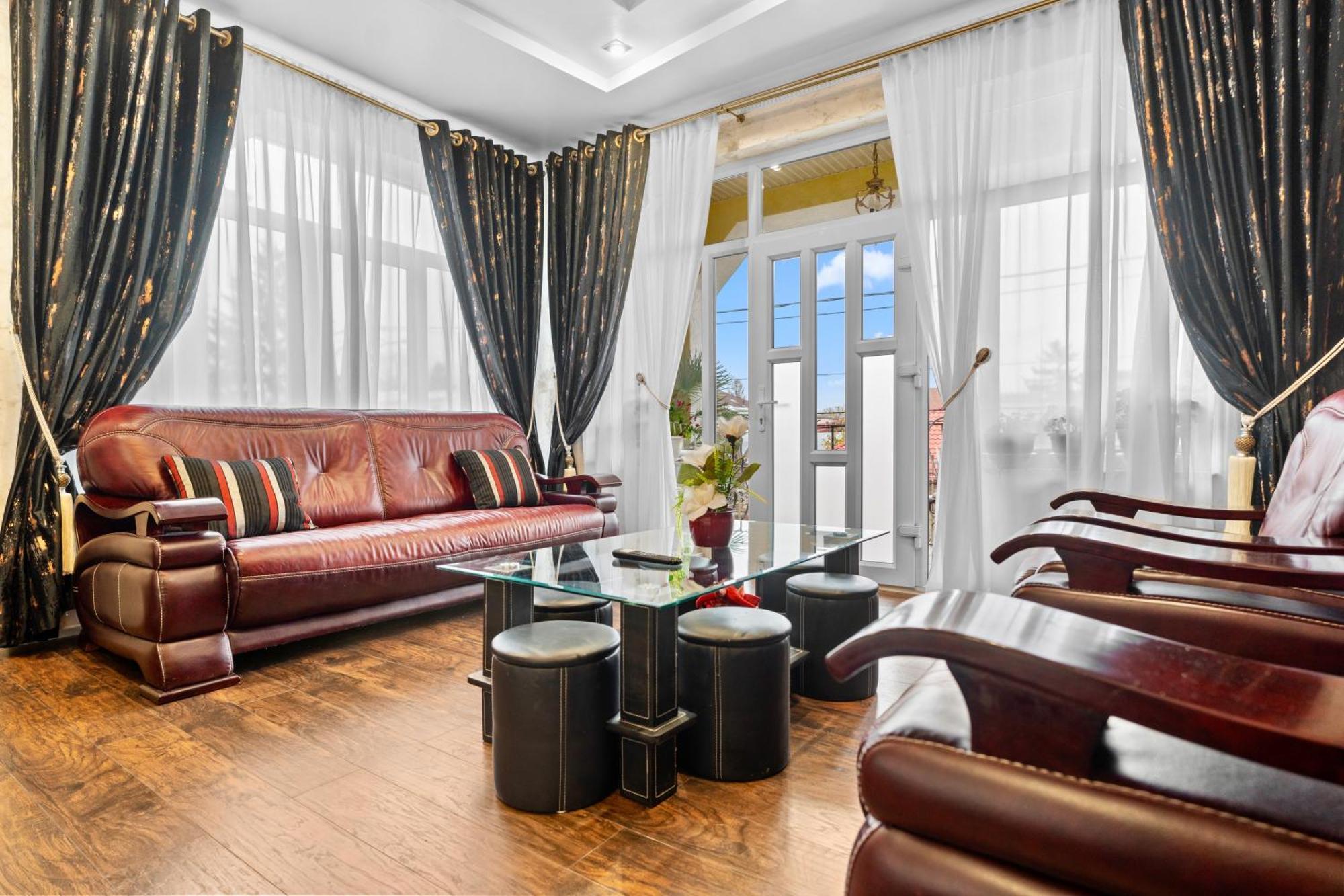 Luxurious Villa With Lush Garden And Huge Terrace Near Herastrau Park Bükreş Dış mekan fotoğraf