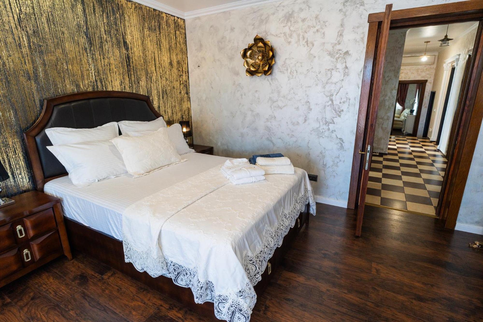 Luxurious Villa With Lush Garden And Huge Terrace Near Herastrau Park Bükreş Dış mekan fotoğraf