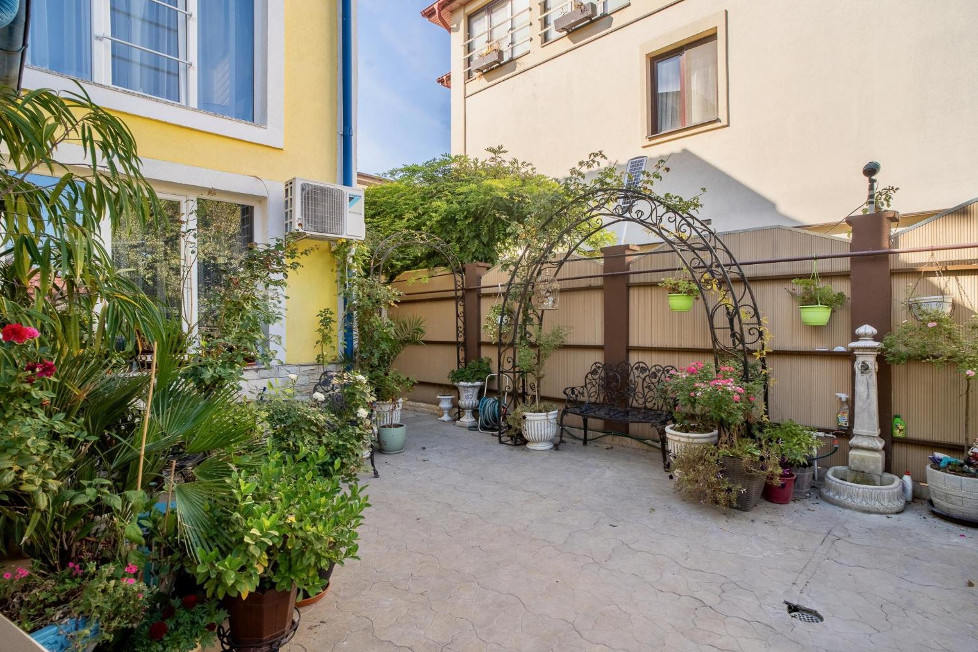 Luxurious Villa With Lush Garden And Huge Terrace Near Herastrau Park Bükreş Dış mekan fotoğraf